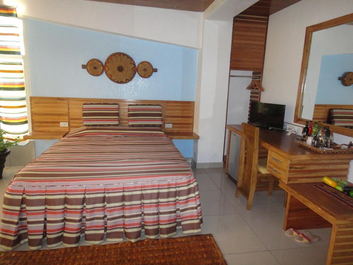 CITI Hotel Hilongos Buitenkant foto
